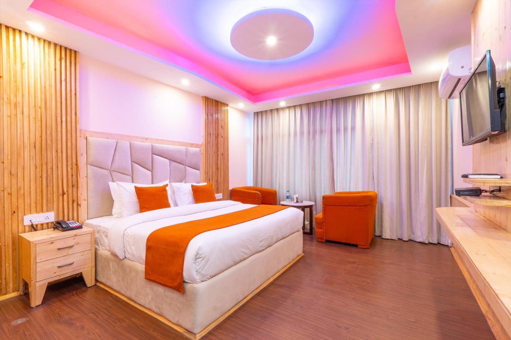 West Western Resort Manali #Neartomallroad #Gym #Lawn #Playingzone #Pooltable #Kidsfriendly #Mountainview #Tabletennis #Familyfriendly #Privateparking Eksteriør billede