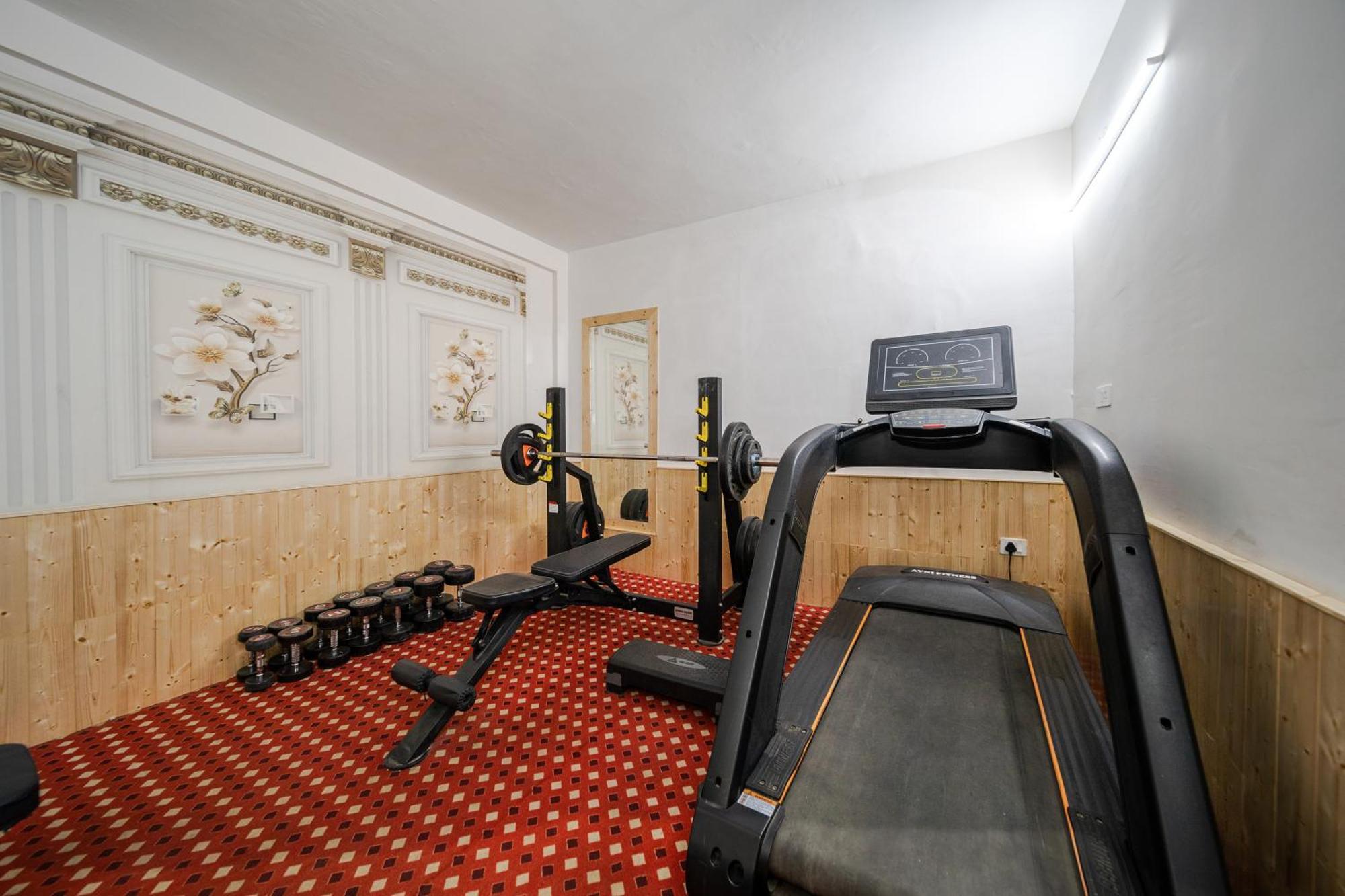 West Western Resort Manali #Neartomallroad #Gym #Lawn #Playingzone #Pooltable #Kidsfriendly #Mountainview #Tabletennis #Familyfriendly #Privateparking Eksteriør billede